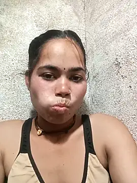 Snapshot of Sunali_Bendre chatting on March 29, 2026, 2:39 pm Sunali Bendre online show from March 29, 2026, 2:39 pm