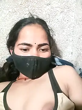 Snapshot of Sunali_Bendre chatting on April 10, 2026, 2:55 pm Sunali Bendre online show from April 10, 2026, 2:55 pm