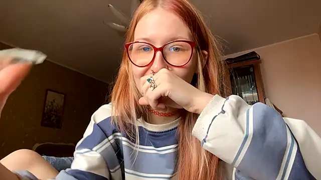 Snapshot of LaureenVielma chatting on February 15, 2026, 7:16 am LaureenVielma online show from February 15, 2026, 7:16 am