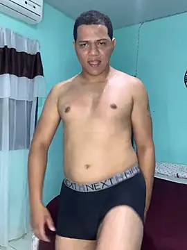 Snapshot of Loaisn chatting on February 17, 2026, 12:51 am Loaisn online show from February 17, 2026, 12:51 am