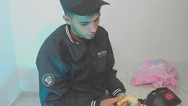 Snapshot of the_skinny_one chatting on February 20, 2026, 12:05 pm the skinny one online show from February 20, 2026, 12:05 pm