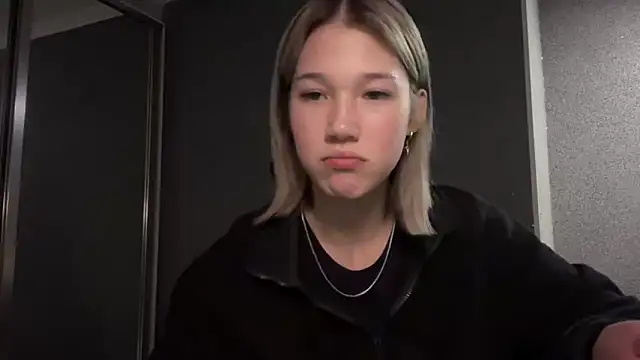 lilXdomiii online show from March 20, 2026, 8:25 pm