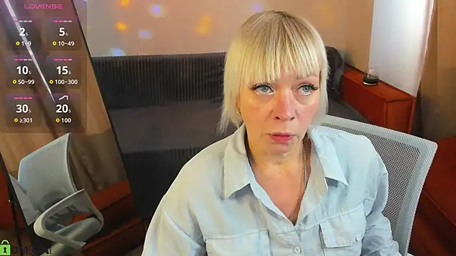 Snapshot of Ann_Annise chatting on June 10, 2026, 12:55 am Ann Annise online show from June 10, 2026, 12:55 am