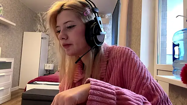 Snapshot of LadyFoxLove chatting on February 8, 2026, 10:07 am LadyFoxLove online show from February 8, 2026, 10:07 am