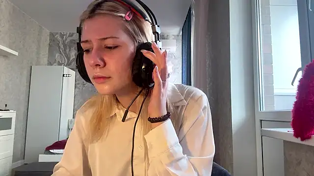 Snapshot of LadyFoxLove chatting on February 11, 2026, 11:26 am LadyFoxLove online show from February 11, 2026, 11:26 am