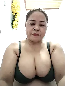 Baby-bigtits2026 online show from May 4, 2026, 10:33 am