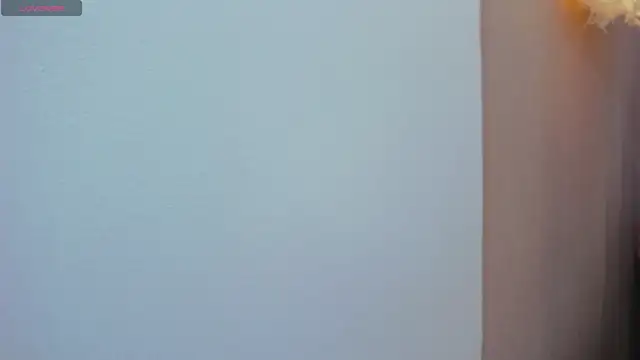 Snapshot of Sophie_Voss chatting on April 7, 2026, 6:03 am Sophie Voss online show from April 7, 2026, 6:03 am