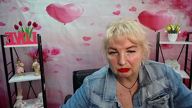 Snapshot of RenataDaster chatting on May 6, 2026, 4:56 pm RenataDaster online show from May 6, 2026, 4:56 pm