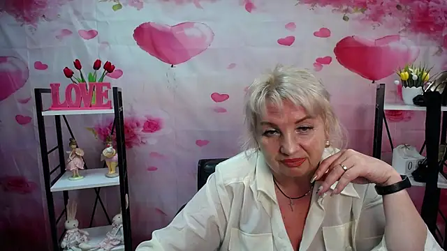 Snapshot of RenataDaster chatting on May 9, 2026, 5:07 pm RenataDaster online show from May 9, 2026, 5:07 pm