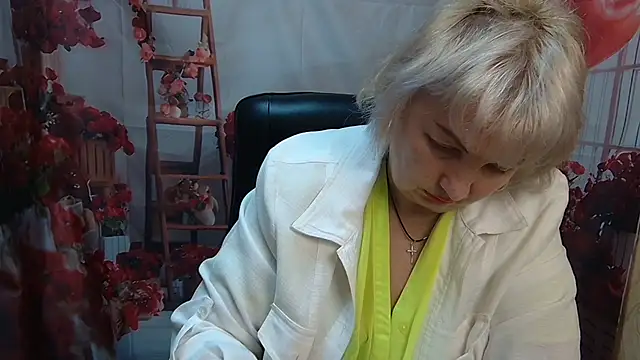 Snapshot of RenataDaster chatting on May 15, 2026, 11:06 am RenataDaster online show from May 15, 2026, 11:06 am