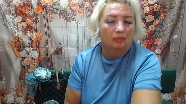 RenataDaster online show from July 12, 2026, 4:53 pm