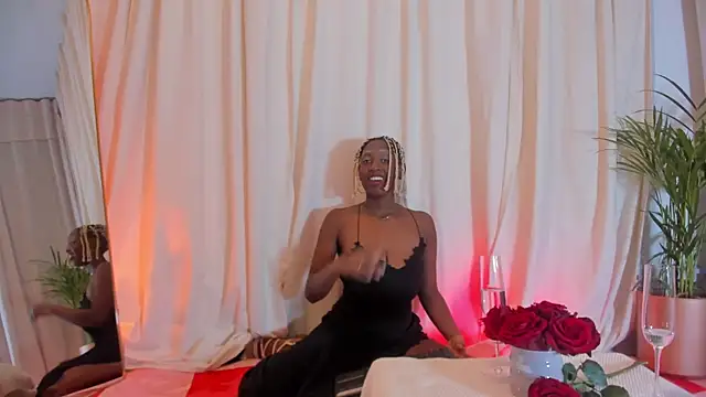 Snapshot of EvelynDivine chatting on February 9, 2026, 7:51 pm EvelynDivine online show from February 9, 2026, 7:51 pm