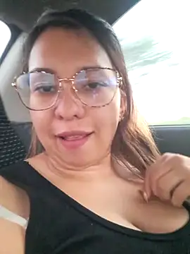 Snapshot of ISABELLA-24_ chatting on February 28, 2026, 11:33 am ISABELLA-24 online show from February 28, 2026, 11:33 am