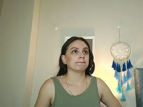 NatalyGuzman26 online show from April 16, 2026, 11:22 am