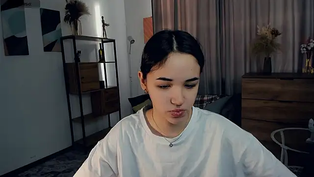 Snapshot of AvantgardAlone chatting on February 8, 2026, 9:45 am AvantgardAlone online show from February 8, 2026, 9:45 am