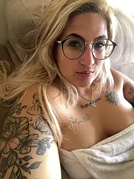 esposatattoo online show from February 11, 2026, 5:18 pm