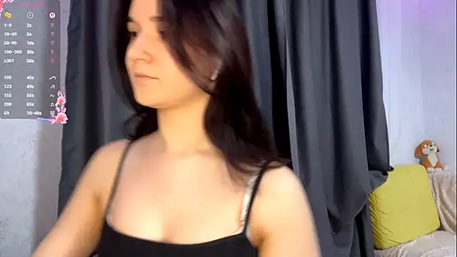 Snapshot of elaravoss chatting on February 5, 2026, 2:43 pm elaravoss online show from February 5, 2026, 2:43 pm