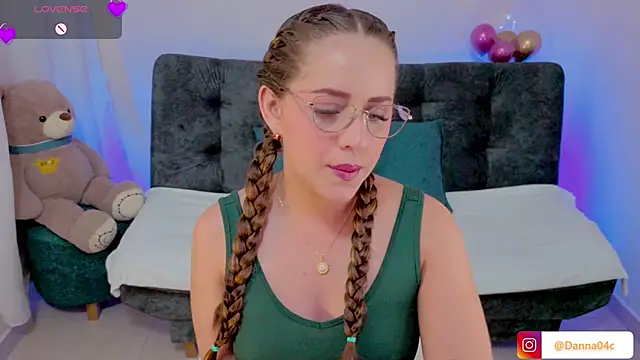 DannaCouper  online show from March 30, 2026, 10:49 am