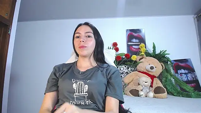 lika little0 online show from April 8, 2026, 11:37 pm