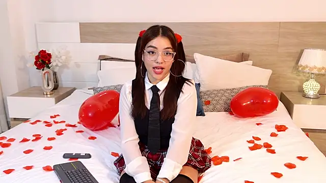 Snapshot of AntonellaBons chatting on February 14, 2026, 6:54 am AntonellaBons online show from February 14, 2026, 6:54 am