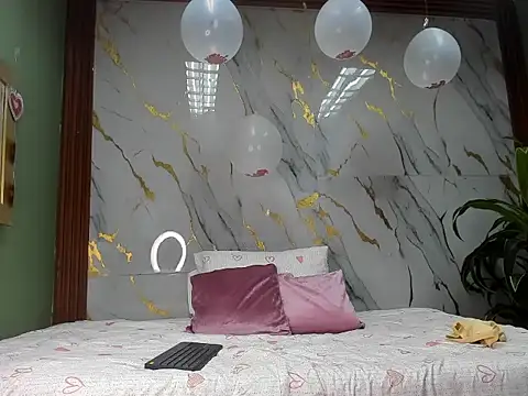 Snapshot of Amanda_Rossi chatting on February 23, 2026, 7:44 pm Amanda Rossi online show from February 23, 2026, 7:44 pm