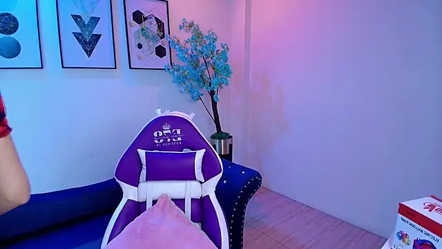 Maddie T18 online show from May 28, 2026, 11:29 am