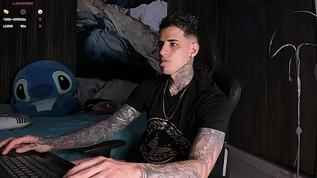 trisstann  online show from April 10, 2026, 10:47 pm