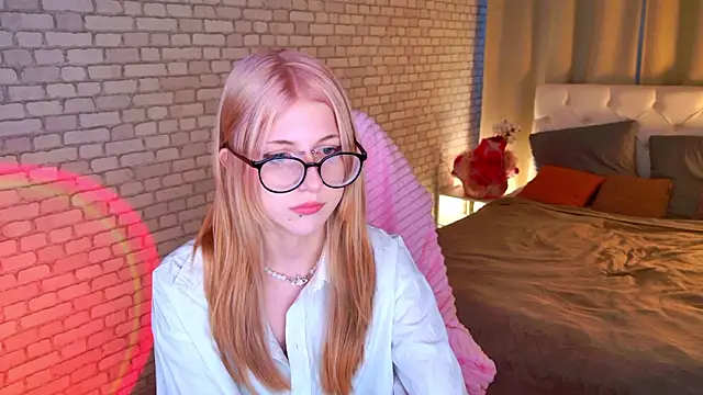 Snapshot of alicedews chatting on February 11, 2026, 1:49 pm alicedews online show from February 11, 2026, 1:49 pm