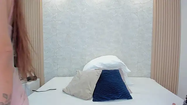 ViolettaRousee  online show from April 1, 2026, 9:56 pm