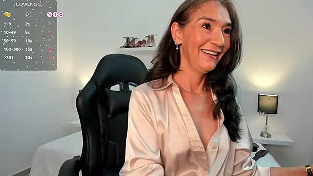 Emma Mendozaa online show from April 7, 2026, 11:43 am