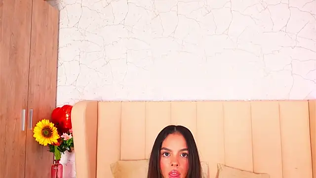 BambiRoses online show from February 22, 2026, 5:08 am