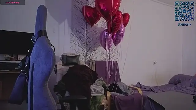 Snapshot of Holy_Kveta chatting on February 16, 2026, 3:13 am Holy Kveta online show from February 16, 2026, 3:13 am