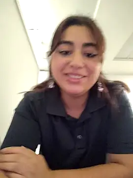 gissgirlll online show from February 6, 2026, 4:39 am