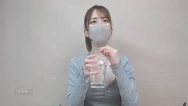 Piko crystal online show from April 12, 2026, 10:31 am