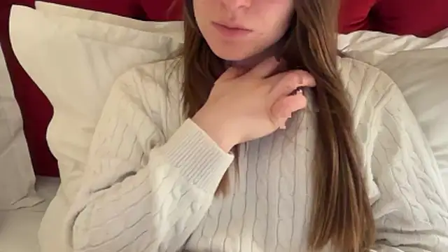 Lucyschickt online show from March 29, 2026, 7:36 pm