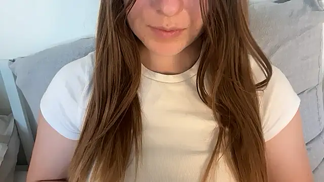 Snapshot of Lucyschickt chatting on May 29, 2026, 1:31 pm Lucyschickt online show from May 29, 2026, 1:31 pm