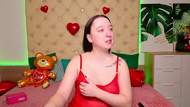 Snapshot of AwaMax chatting on February 11, 2026, 5:56 am AwaMax online show from February 11, 2026, 5:56 am