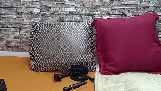 Snapshot of MiniSeduction chatting on April 2, 2026, 5:32 pm MiniSeduction online show from April 2, 2026, 5:32 pm