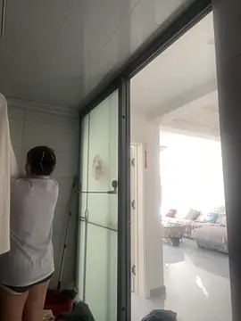 Youyou 12 online show from February 28, 2026, 2:56 am