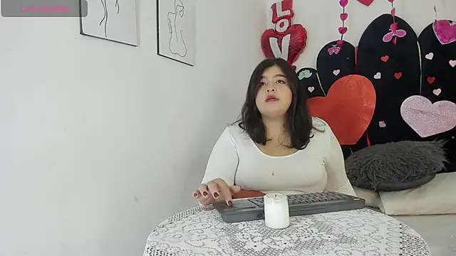 Snapshot of dahlialee chatting on February 14, 2026, 11:40 am dahlialee online show from February 14, 2026, 11:40 am