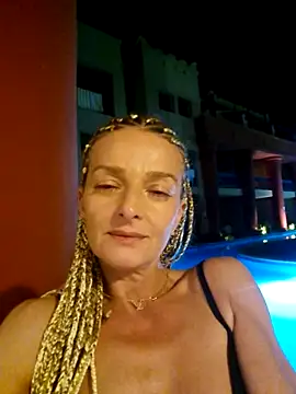 Snapshot of DeliaaSmith chatting on April 7, 2026, 6:08 pm DeliaaSmith online show from April 7, 2026, 6:08 pm