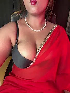 Snapshot of queen-panda chatting on February 9, 2026, 5:06 pm queen-panda online show from February 9, 2026, 5:06 pm