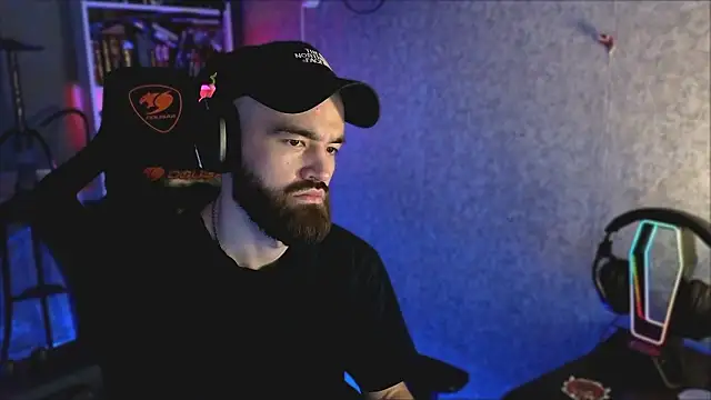 Snapshot of _Mostly_ chatting on March 2, 2026, 7:21 pm Mostly online show from March 2, 2026, 7:21 pm