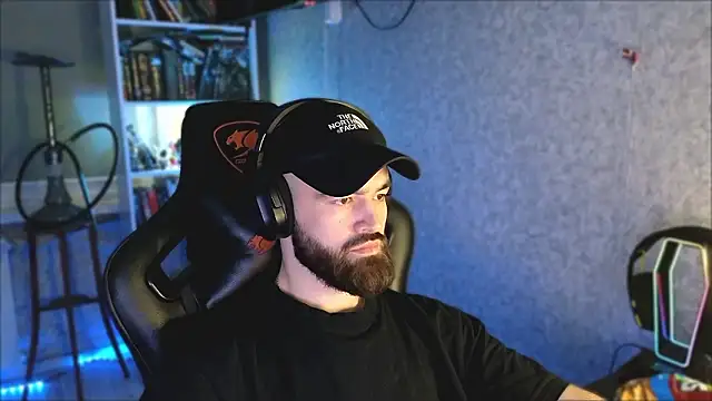 Snapshot of _Mostly_ chatting on March 3, 2026, 9:53 pm Mostly online show from March 3, 2026, 9:53 pm