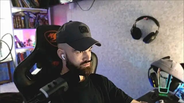 Snapshot of _Mostly_ chatting on April 3, 2026, 9:29 am Mostly online show from April 3, 2026, 9:29 am