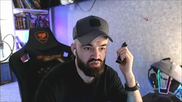 Snapshot of _Mostly_ chatting on April 4, 2026, 7:28 am Mostly online show from April 4, 2026, 7:28 am