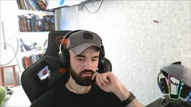 Snapshot of _Mostly_ chatting on April 5, 2026, 8:33 am Mostly online show from April 5, 2026, 8:33 am