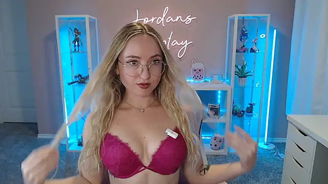 Snapshot of jordanscosplay chatting on March 23, 2026, 5:50 pm jordanscosplay online show from March 23, 2026, 5:50 pm