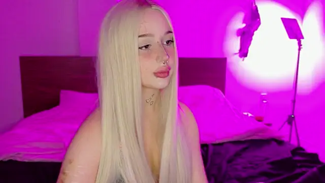 Snapshot of Lolykari chatting on May 17, 2026, 5:09 pm Lolykari online show from May 17, 2026, 5:09 pm