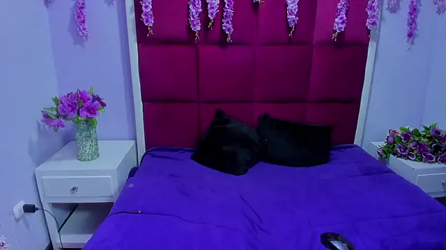 Snapshot of Aysha_Love_ chatting on February 26, 2026, 2:43 am Aysha Love online show from February 26, 2026, 2:43 am